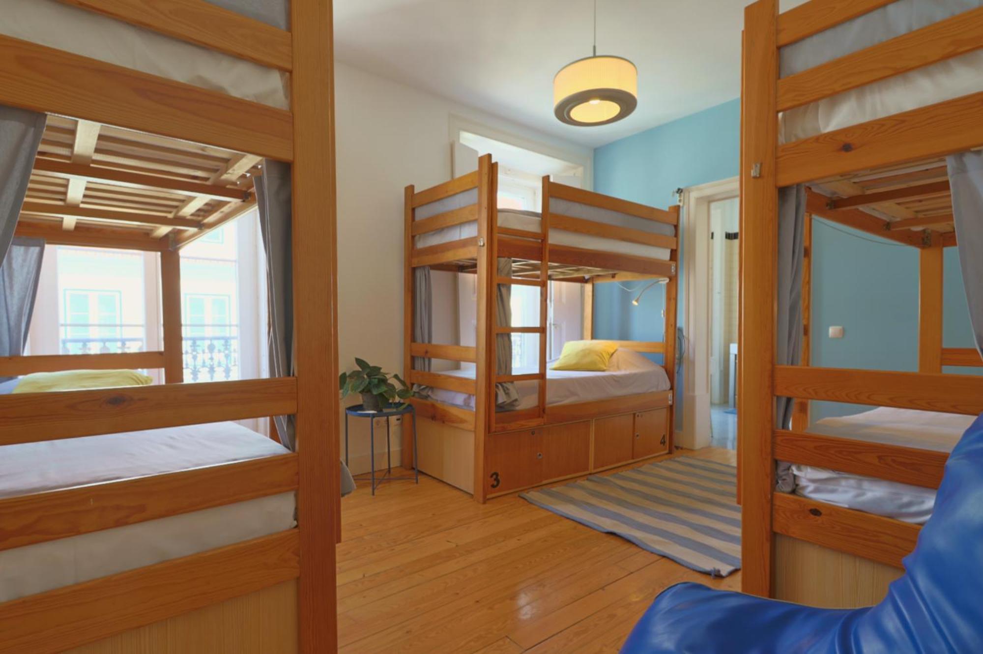 Bed 6-Bed Female Dormitory Room