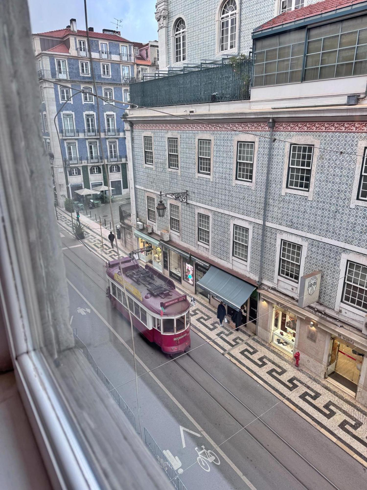 One-Bedroom Apartment City View
